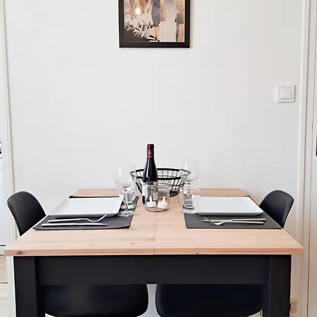 Les Amoureux - T2 Hyper Centre Ville, 100m Plage, A Pied, Wifi *