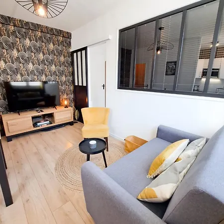 Les Amoureux - T2 Hyper Centre Ville, 100m Plage, A Pied, Wifi Royan